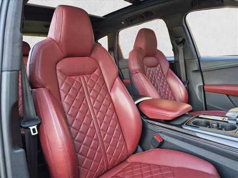 Used 2023 Audi SQ7 Prestige w/ Prestige Package AWD/4WD image 17