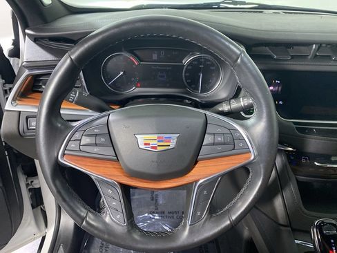 Used 2023 Cadillac XT5 Premium Luxury AWD/4WD image 15