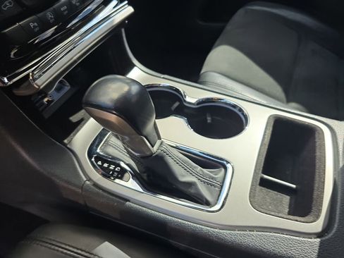 Used 2019 Jeep Grand Cherokee Altitude image 26