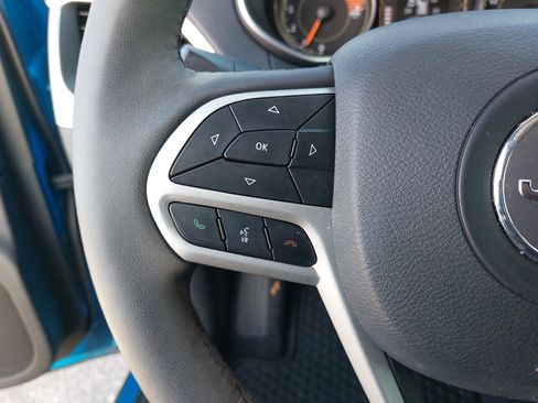 Used 2022 Jeep Cherokee Latitude w/ Trailer Tow Group image 18