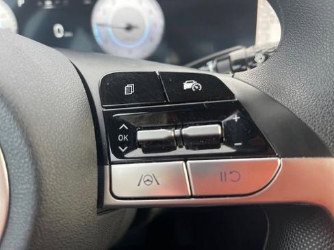 Used 2024 Hyundai Elantra SEL image 10