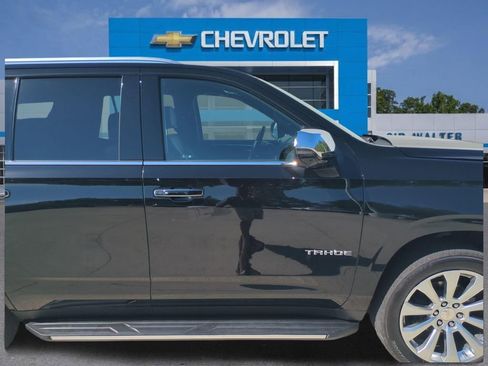 Used 2025 Chevrolet Tahoe Premier AWD/4WD image 35