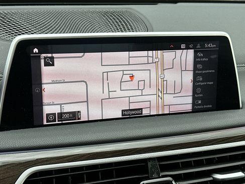 Used 2022 BMW 740i w/ Premium Package RWD image 19