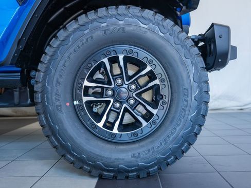 New 2026 Jeep Wrangler Unlimited Rubicon AWD/4WD image 19