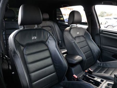 Used 2018 Volkswagen Golf R 4-Door image 19