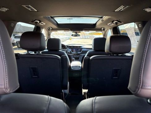Used 2025 Cadillac XT6 Premium Luxury image 33