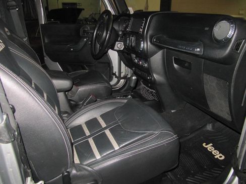 Used 2014 Jeep Wrangler Sport w/ Quick Order Package 24S AWD/4WD image 29