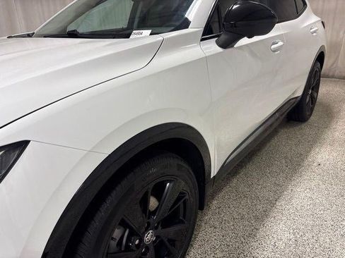 Used 2022 Buick Envision Essence w/ Technology Package II FWD image 12