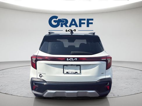 Used 2025 Kia Seltos S AWD/4WD image 6