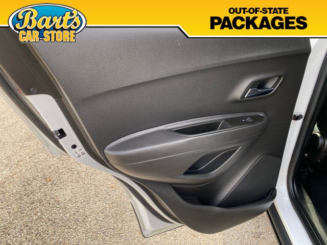Used 2017 Chevrolet Trax LT w/ LT Convenience Package AWD/4WD image 17