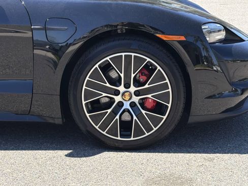 Used 2022 Porsche Taycan 4S image 37