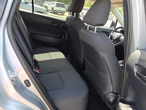 Used 2025 Toyota Corolla Cross LE FWD image 12