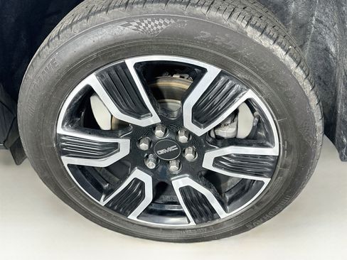 Used 2021 GMC Acadia SLE w/ Driver Convenience Package FWD image 11