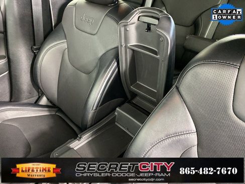 Used 2022 Jeep Cherokee Latitude Lux w/ Sun & Sound Group image 25