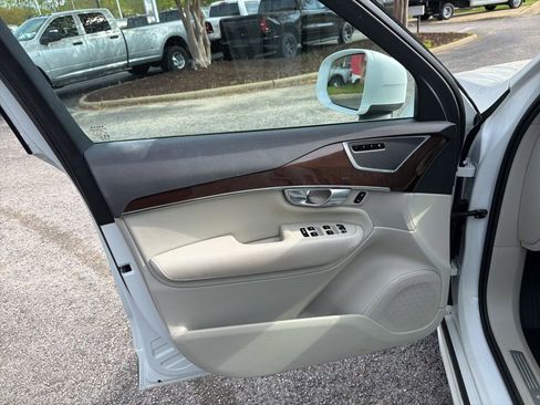 Used 2019 Volvo XC90 T6 Momentum image 15