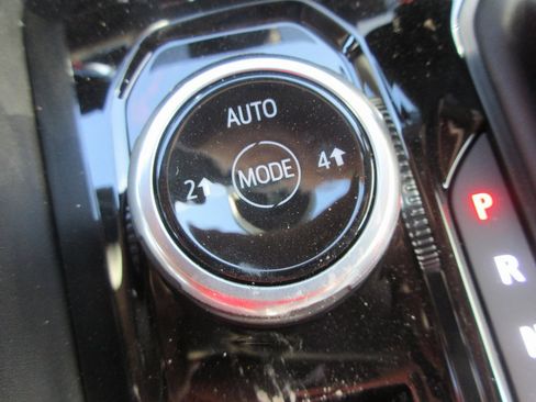 New 2026 GMC Canyon Elevation w/ Convenience Package image 17