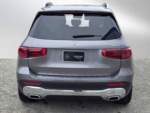 New 2026 Mercedes-Benz GLB 250 4MATIC image 4