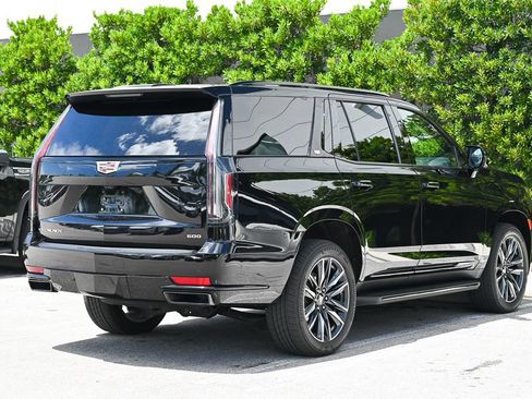 Used 2023 Cadillac Escalade Sport AWD/4WD image 4
