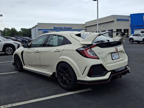 Used 2018 Honda Civic Type R image 4