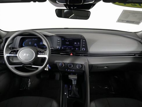 Used 2024 Hyundai Elantra SE FWD image 8