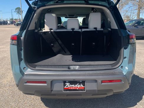 New 2026 Nissan Pathfinder SL image 5