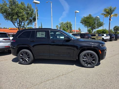 New 2026 Jeep Grand Cherokee Limited image 3