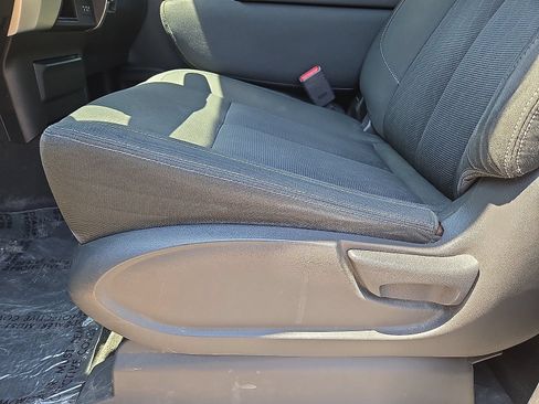 Used 2019 Nissan Titan SV RWD image 23