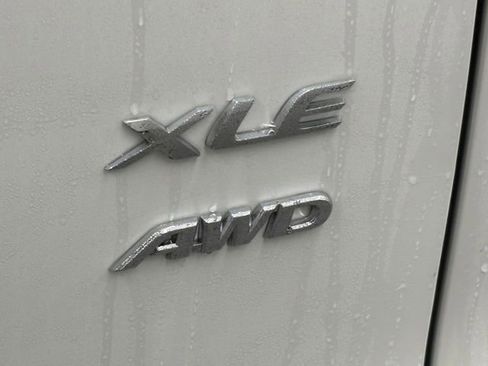 Used 2023 Toyota Corolla Cross XLE w/ Convenience Package AWD/4WD image 9