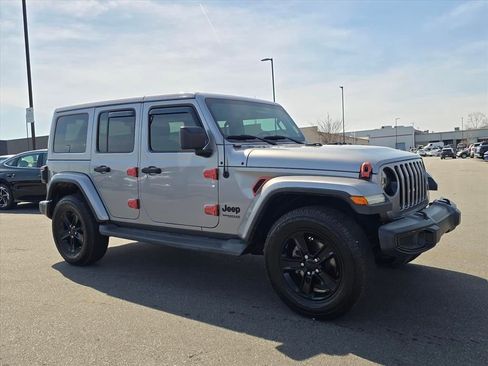 Used 2018 Jeep Wrangler Unlimited Sport image 1