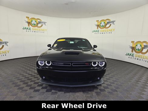 Used 2022 Dodge Challenger R/T RWD image 2