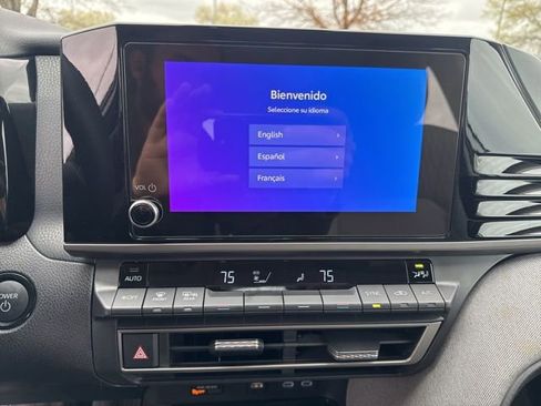 Used 2025 Toyota Camry LE image 30