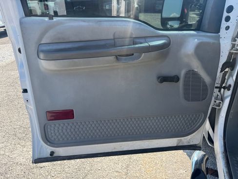 Used 2003 Ford F350 XLT RWD image 11