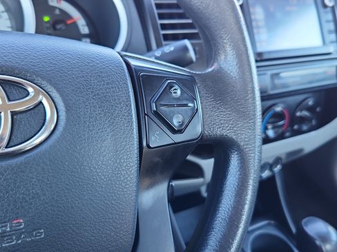 Used 2015 Toyota Tacoma 2WD Access Cab image 18