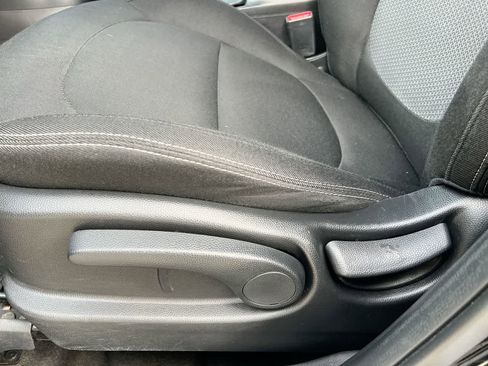 Used 2018 Kia Soul + FWD image 12