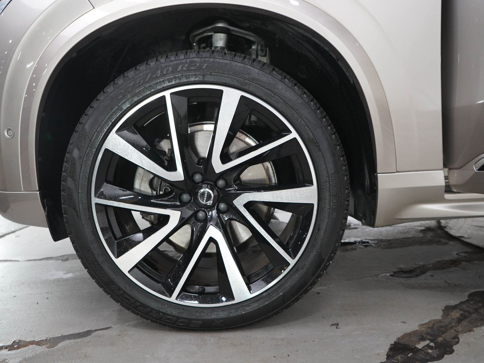 Used 2023 Volvo XC90 B6 Plus AWD/4WD image 33