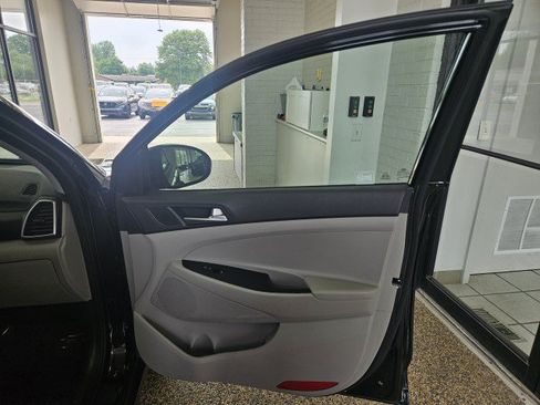 Used 2021 Hyundai Tucson SE w/ Cargo Package AWD/4WD image 14