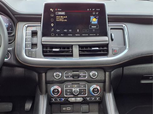Used 2024 GMC Yukon XL AT4 w/ Technology Package AWD/4WD image 16