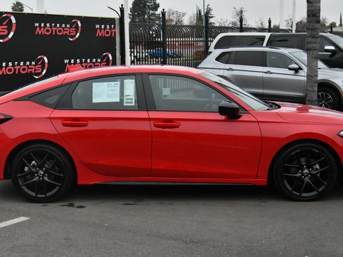 Used 2025 Honda Civic Sport image 9