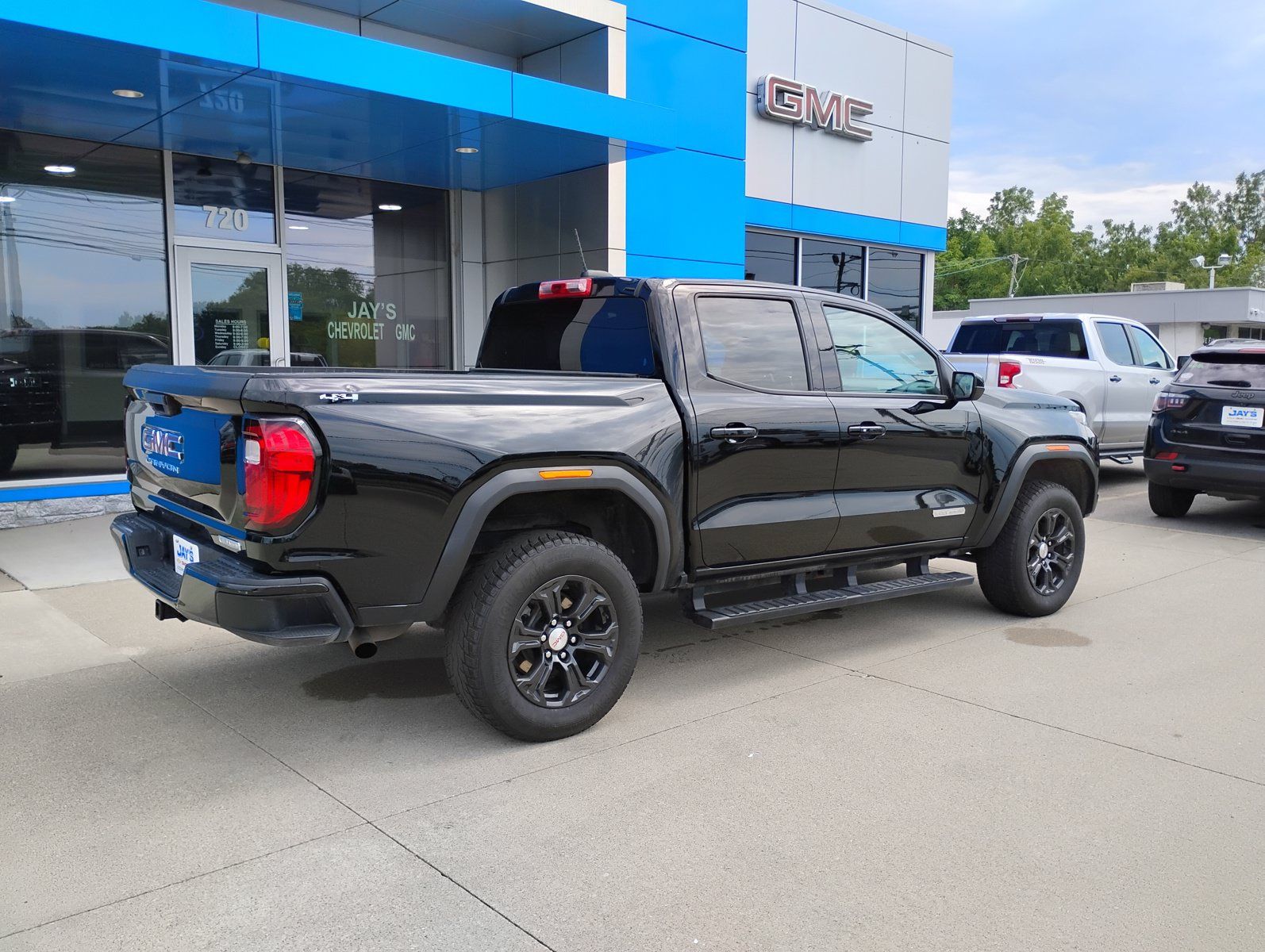 Used 2023 GMC Canyon Elevation AWD/4WD image 7