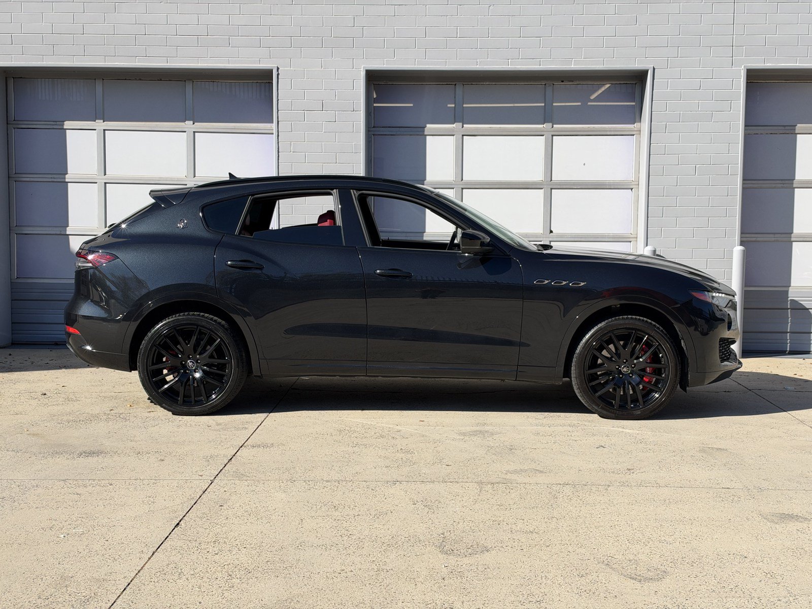 Used 2021 Maserati Levante S AWD/4WD image 6