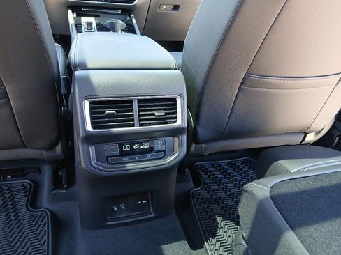 New 2026 Volkswagen Atlas SE FWD image 19