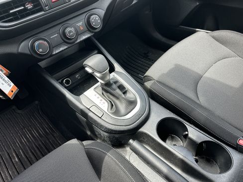 Used 2024 Kia Forte LXS w/ LXS Technology Package FWD image 16