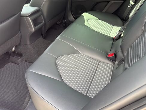 Used 2022 Toyota Camry SE w/ Convenience Package FWD image 10