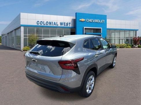 New 2026 Chevrolet Trax LS w/ LS Convenience Package FWD image 5
