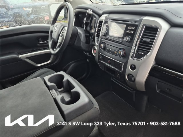 Used 2017 Nissan Titan SV RWD image 11