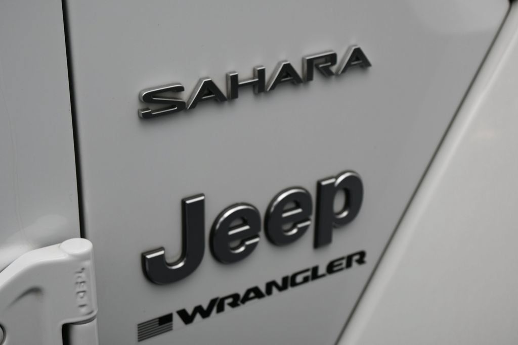 Used 2024 Jeep Wrangler Unlimited Sahara w/ Safety Group AWD/4WD image 43