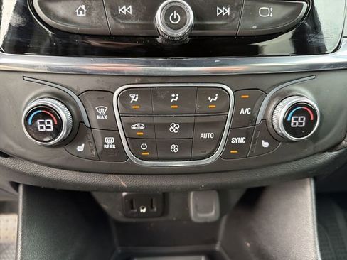 Certified 2023 Chevrolet Traverse LT image 20