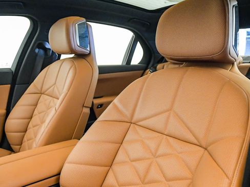 Certified 2023 BMW 740i w/ Parking Assistance Package RWD image 18