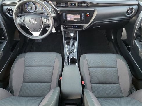Used 2019 Toyota Corolla LE image 18