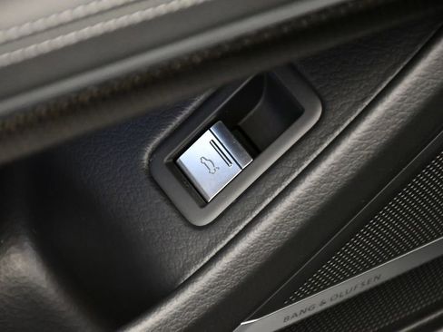 Used 2025 Audi S8 image 33